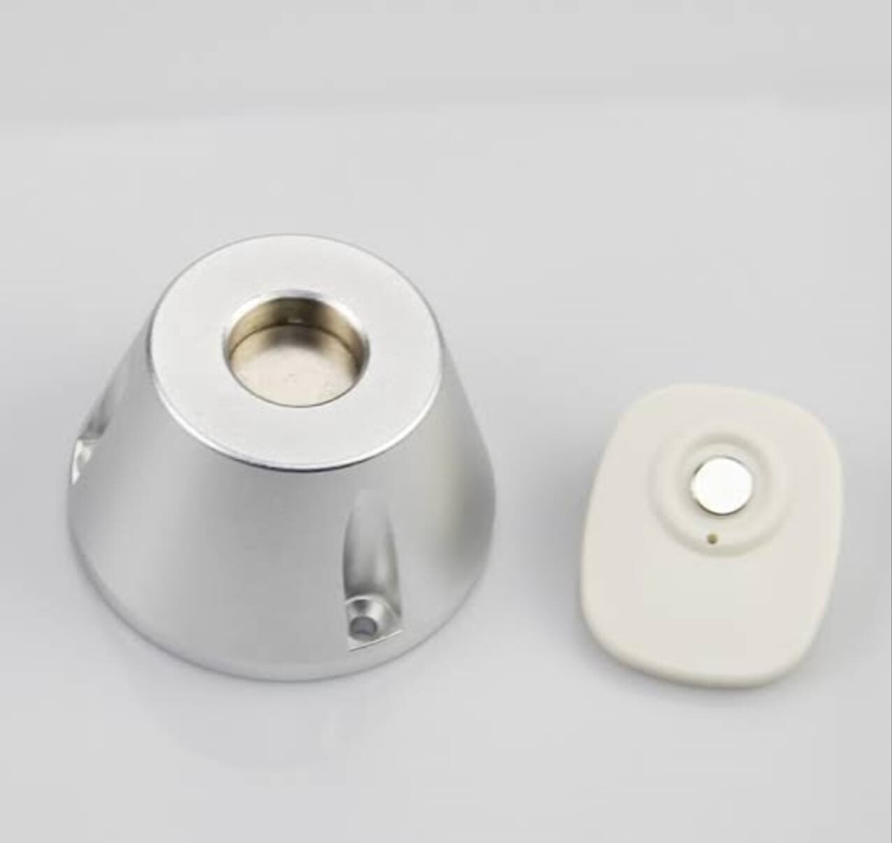 Square Detacher tag removal -min